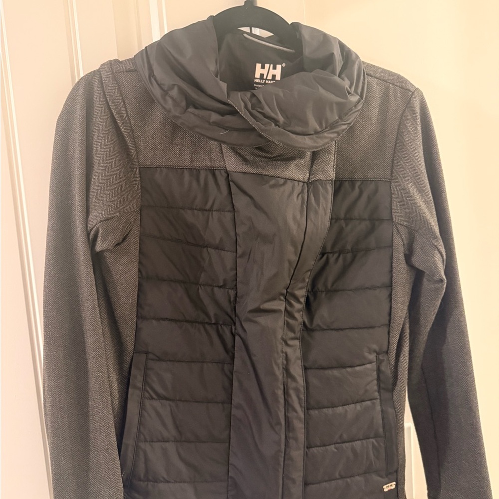 Helly Hansen Women's Gray and Black Puffer Jacket